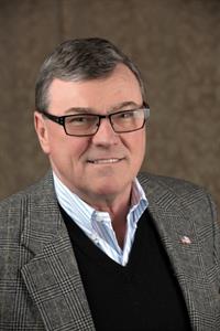Michael J Lavelle 